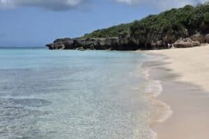 Lire la suite à propos de l’article Miyakojima ou Ishigaki : quelle île d&rsquo;Okinawa choisir en 2026 ?