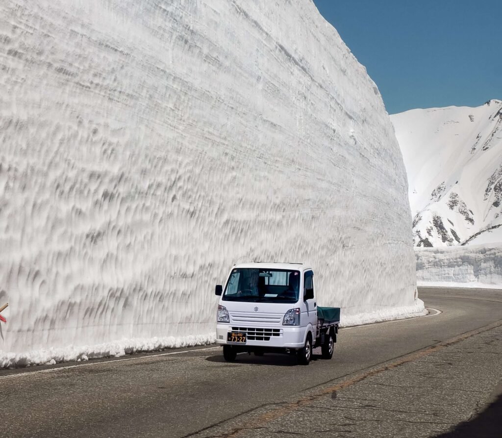 Mur de neige sur la Tateyama Kurobe Alpine Route