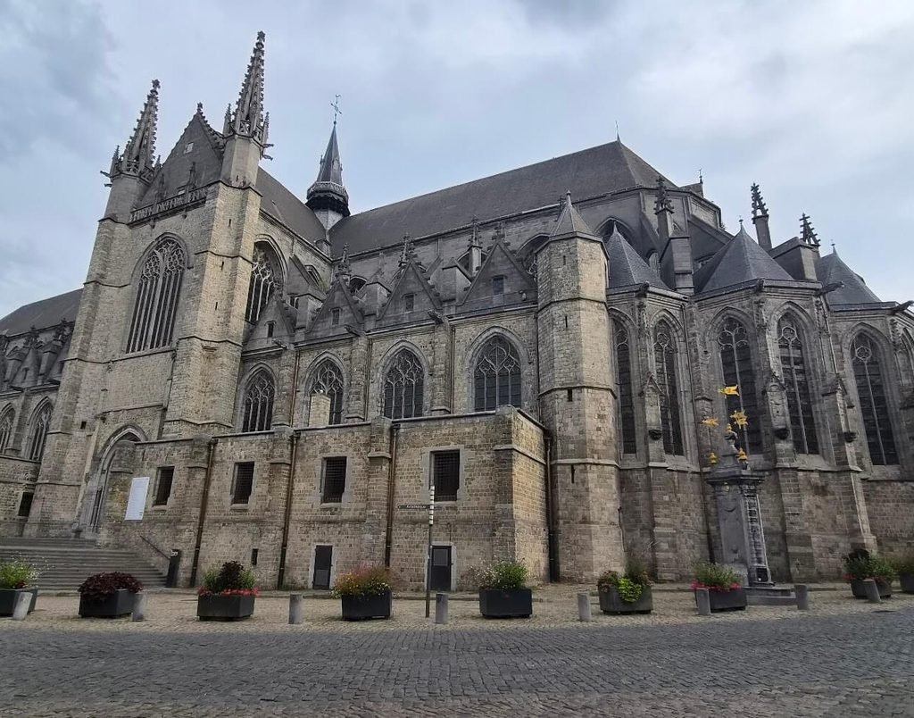 Collégiale Sainte-Waudru Mons